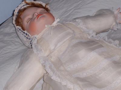 Beb&eacute;s de porcelana y cuerpo de trapo